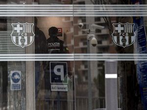 Setahun Barcagate: Barcelona Digeledah, Bartomeu Ditangkap Setahun Barcagate: Barcelona Digeledah, Bartomeu Ditangkap
