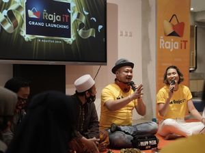 Raih Gold Play Button, Raja IT Bagi-bagi 1.000 Box Nasi & Masker Kain