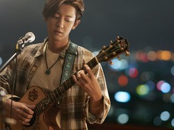 Pakai Flanel dan Bergitar, Penampilan Chanyeol EXO dalam Film The Box