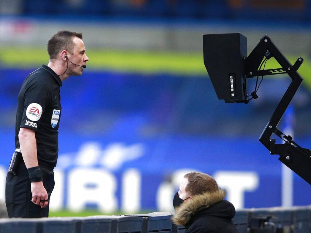 Shaw: Wasit Bilang kalau MU Dapat Penalti Pasti Heboh Shaw: Wasit Bilang kalau MU Dapat Penalti Pasti Heboh