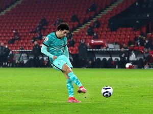 Sheffield Vs Liverpool: Jones Dedikasikan Gol buat Ayah Alisson Sheffield Vs Liverpool: Jones Dedikasikan Gol buat Ayah Alisson