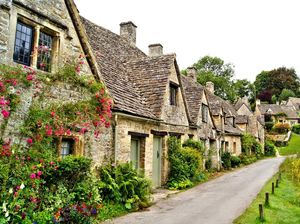Foto Desa Rumah Batu yang Mirip Negeri Dongeng Foto Desa Rumah Batu yang Mirip Negeri Dongeng