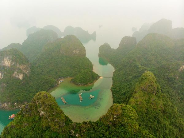 Foto: Desa Terapung Tersembunyi di Balik Ha Long Bay