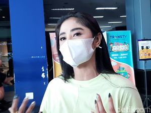 Dewi Perssik Murka Ada Netizen Menyebutnya Pelakor hingga Tunjukkan Alat Kelamin Dewi Perssik Murka Ada Netizen Menyebutnya Pelakor hingga Tunjukkan Alat Kelamin