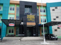 Menguak Dugaan Pungli dalam Tes Swab COVID-19 di Labkesda Mojokerto