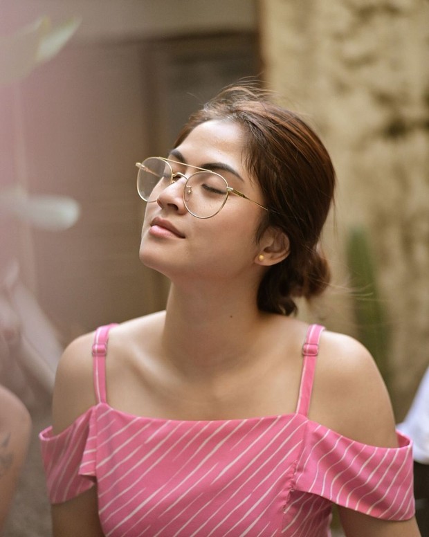 Hana Saraswati berpose merem tapi tetap cantik/instagram.com/hanahaho