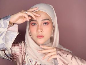 10 Transformasi Gaya Istri Zikri Daulay, Jadi Atensi karena Foto Tanpa Hijab 10 Transformasi Gaya Istri Zikri Daulay, Jadi Atensi karena Foto Tanpa Hijab