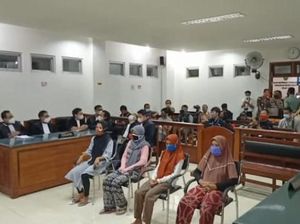 PN Praya Kabulkan Eksepsi 4 IRT Pelempar Batu ke Pabrik Rokok, Kasus Disetop PN Praya Kabulkan Eksepsi 4 IRT Pelempar Batu ke Pabrik Rokok, Kasus Disetop