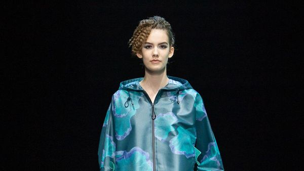 10 Koleksi Giorgio Armani Fall Winter 2021, Bergaya Kasual dengan Elegan