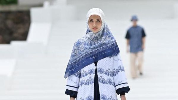 10 Koleksi Busana Muslim Karya Ivan Gunawan untuk Ramadhan 2021