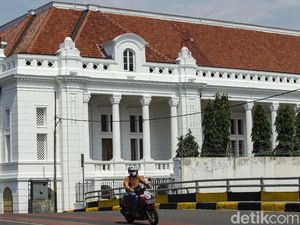 Crowd Free Night di Kawasan Kota Tua Juga Berlaku untuk Pedagang Crowd Free Night di Kawasan Kota Tua Juga Berlaku untuk Pedagang