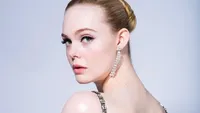 8 Penampilan Cantik Artis Golden Globes 2021, Ini Gaya Makeup dan Rambutnya
