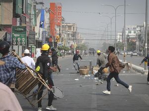 Myanmar Kembali Tegang, Pedemo Bentrok Lagi dengan Polisi