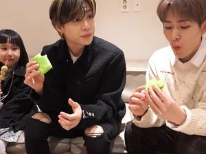 Onew dan Taemin SHINee Cicip Cilok dan Pancake Durian, Gimana Reaksinya? Onew dan Taemin SHINee Cicip Cilok dan Pancake Durian, Gimana Reaksinya?