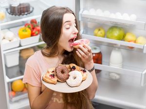 7 Hal Terbaik yang Bisa Dilakukan Usai Kebanyakan Makan 7 Hal Terbaik yang Bisa Dilakukan Usai Kebanyakan Makan