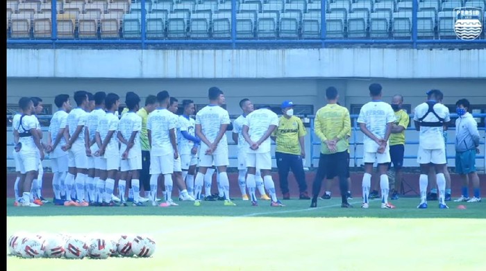 Persib Bandung menggelar latihan, kondisi pemain disorot Robert Albert.