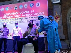 200 Personel Polda Bali Dapatkan Vaksinasi Corona