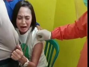 Beredar Video Polwan Pasuruan Menjerit Saat Disuntik Vaksin COVID-19