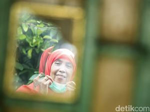 Potret Wanita Tangguh Penjual Jamu di Bantul Potret Wanita Tangguh Penjual Jamu di Bantul