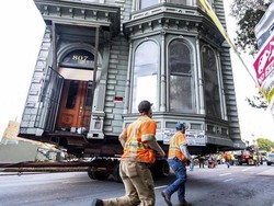Saat Rumah Berusia 139 Tahun di San Fransisco Pindah Alamat
