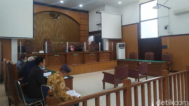 Sidang Praperadilan HRS Kembali Ditunda, Hakim Beri Peringatan ke Polda Metro Sidang Praperadilan HRS Kembali Ditunda, Hakim Beri Peringatan ke Polda Metro