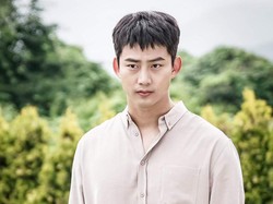 Taecyeon 2PM Gabung Agensi Tom Holland