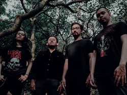 Taruk Lepas Mencekam sebagai Pembuka Album