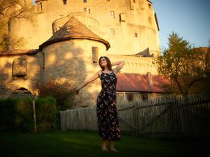 Kisah Wanita yang Tinggal di Kastil, Tak Seindah Seperti di Negeri Dongeng