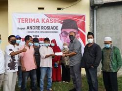 Keliling Padang, Andre Rosiade Tebar Lima Bantuan Sekaligus