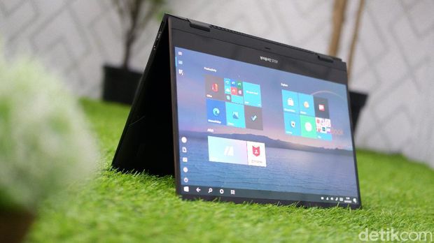 Asus ZenBook Flip S, laptop premium dengan layar sentuh dan dilengkapi stylus. Dibanderol Seharga Rp 23 juta.