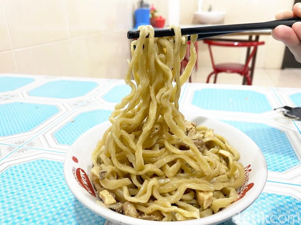 Yummy! Ini Bakmi Karet dan Nasi Tim Halal yang Enak di Sunter Yummy! Ini Bakmi Karet dan Nasi Tim Halal yang Enak di Sunter