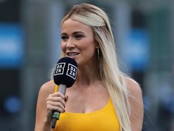 Namun, Diletta tetap identik dengan busana-busana casual nan seksi saat bertugas di lapangan. Termasuk di tengah pandemi saat ini. (Foto: Getty Images/Emilio Andreoli)