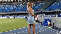 Baru-baru ini, Diletta jadi buah bibir lagi. Itu karena Weston McKennie kedapatan kamera sampai ternganga mulutnya, dengan mata tampak tertuju ke arah Diletta yang sedang membelakangi si pemain Juventus. (Foto: Getty Images/Francesco Pecoraro)