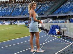 Baru-baru ini, Diletta jadi buah bibir lagi. Itu karena Weston McKennie kedapatan kamera sampai ternganga mulutnya, dengan mata tampak tertuju ke arah Diletta yang sedang membelakangi si pemain Juventus. (Foto: Getty Images/Francesco Pecoraro)