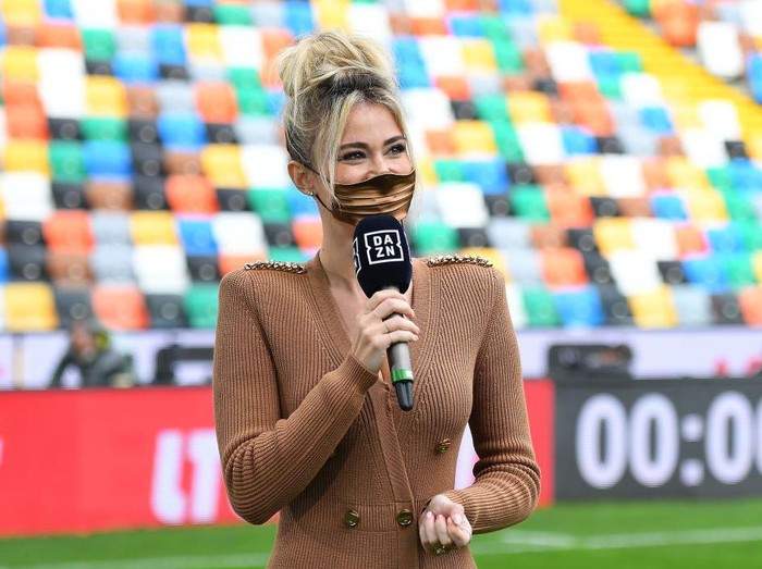 UDINE, ITALY - NOVEMBER 01: Diletta Leotta of DAZN TV before the Serie A match between Udinese Calcio and AC Milan at Dacia Arena on November 01, 2020 in Udine, Italy. (Photo by Alessandro Sabattini/Getty Images)