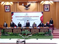 Eri-Armuji Dilantik, Pesan DPRD Surabaya: Atasi Dampak Pandemi