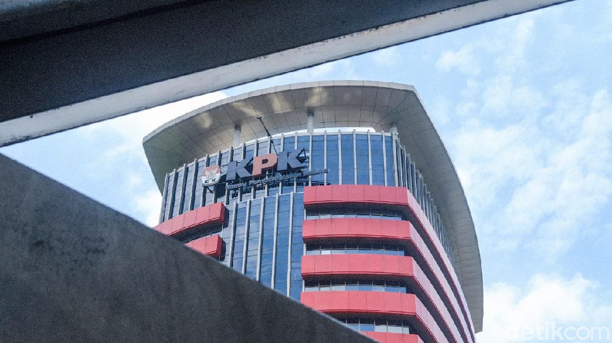 Kasus Suap Bengkulu, Adik Anggota DPRD Diperiksa KPK