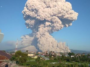 Gunung Sinabung Erupsi, Ini Analisis PVMBG Gunung Sinabung Erupsi, Ini Analisis PVMBG