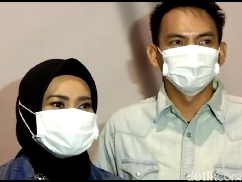 Ikke Nurjanah Sempat Kepikiran Jika Anaknya Tak Bolehkan Nikah Lagi Ikke Nurjanah Sempat Kepikiran Jika Anaknya Tak Bolehkan Nikah Lagi