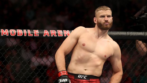 LAS VEGAS, NEVADA - JULY 06: Jan Blachowicz of Poland looks on prior to defeating Luke Rockhold of the United States during their UFC 239 Light Heavyweight bout at T-Mobile Arena on July 06, 2019 in Las Vegas, Nevada.   Sean M. Haffey/Getty Images/AFP (Photo by Sean M. Haffey / GETTY IMAGES NORTH AMERICA / Getty Images via AFP)