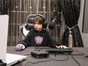 Bocah 8 Tahun Jadi Gamer Profesional, Raup Ratusan Juta