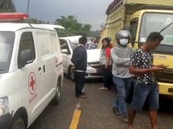 Kecelakaan Maut Mobil Tabrak Truk di Jambi, Ibu dan Anak Tewas