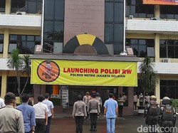 Bantu Penanganan COVID-19, Polres Jaksel Luncurkan Program Polisi RW