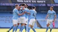 The Sun melansir 5 klub Liga Inggris pemberi gaji pemain tertinggi selama semusim, sesuai data terakhir musim 2019/2020. Pertama, ada Manchester City dengan total membayar gaji pemainnya sebanyak 351 juta pounds atau setara Rp 7 triliun (Getty Images/Clive Brunskill)