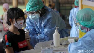 Pelaksanaan Vaksinasi Massal di Pasar Beringharjo