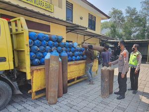 Polisi Tangkap Pencuri 49 Tabung Oksigen di Muara Baru Jakut