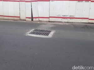 Penutup Gorong-gorong Jl Gatsu Pancoran Diperbaiki, Masih Ada yang Rusak