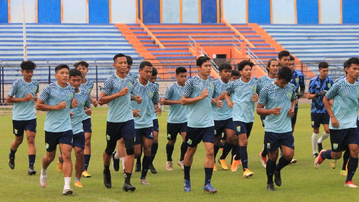 Persela Lamongan menggelar latihan, ada banyak wajah baru. (Foto: detikcom/Eko Sudjarwo)