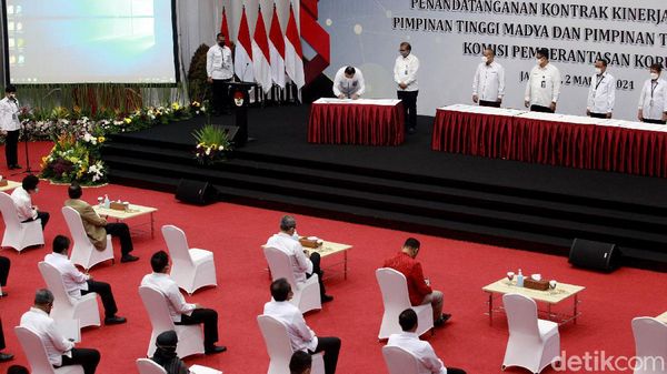 Pimpinan-Dewas Hadiri Penandatanganan Kontrak Kinerja KPK 2021