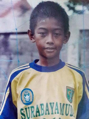 Satria Tama bergabung dengan Persebaya Surabaya.